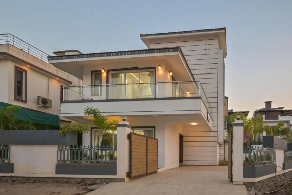 Royal Paradise Villa لونافالا المظهر الخارجي الصورة