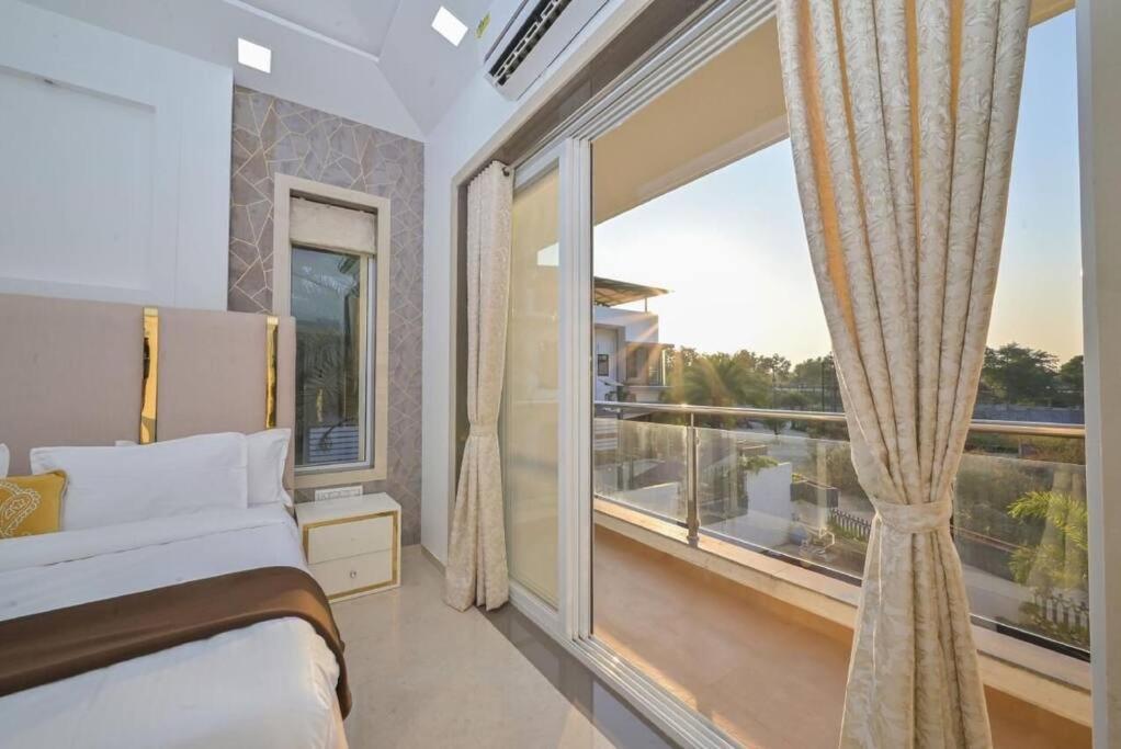 Royal Paradise Villa لونافالا المظهر الخارجي الصورة